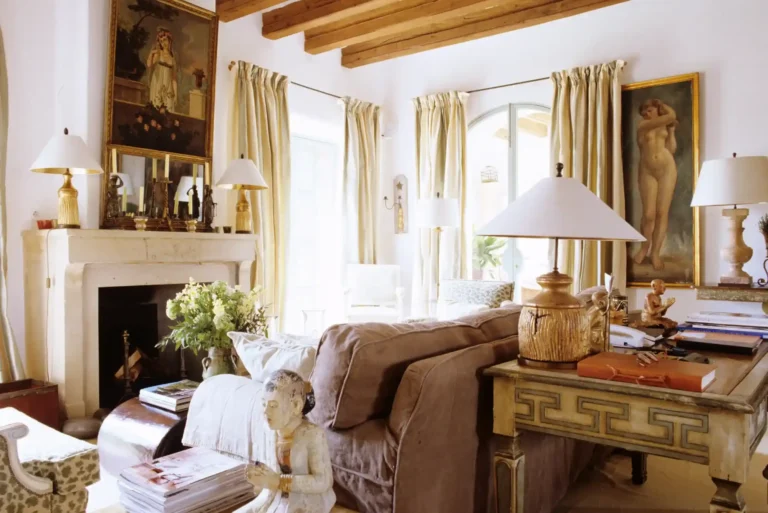 Discover exceptional used furniture and home décor at Uniquities Consignment Shop, where style meets sustainability in curated pieces for every room.