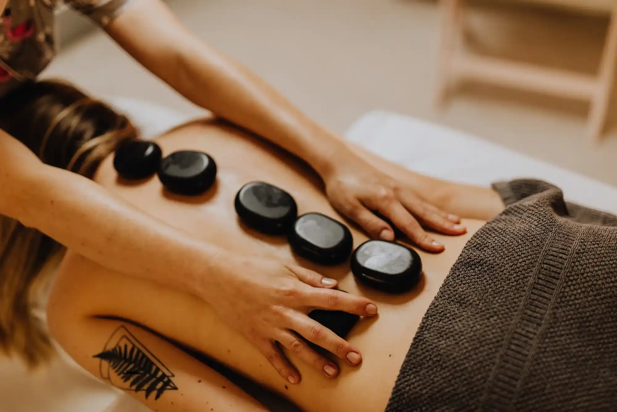 Are There Arabic-Speaking Therapists for Home Massage in Dubai